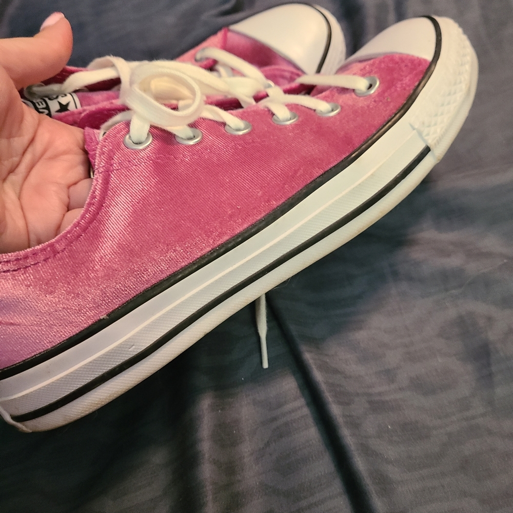 Converse Pink Velvet Chucks - Picture 5 of 8